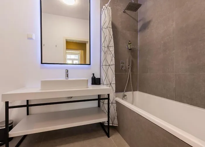 Liberdade Concept 3bdr By Lovelystay Daire Lisboa