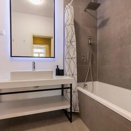 Liberdade Concept 3bdr By Lovelystay Appartamento Lisbona