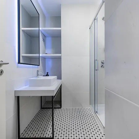 Апартаменты Liberdade Concept 3bdr By Lovelystay Лиссабон